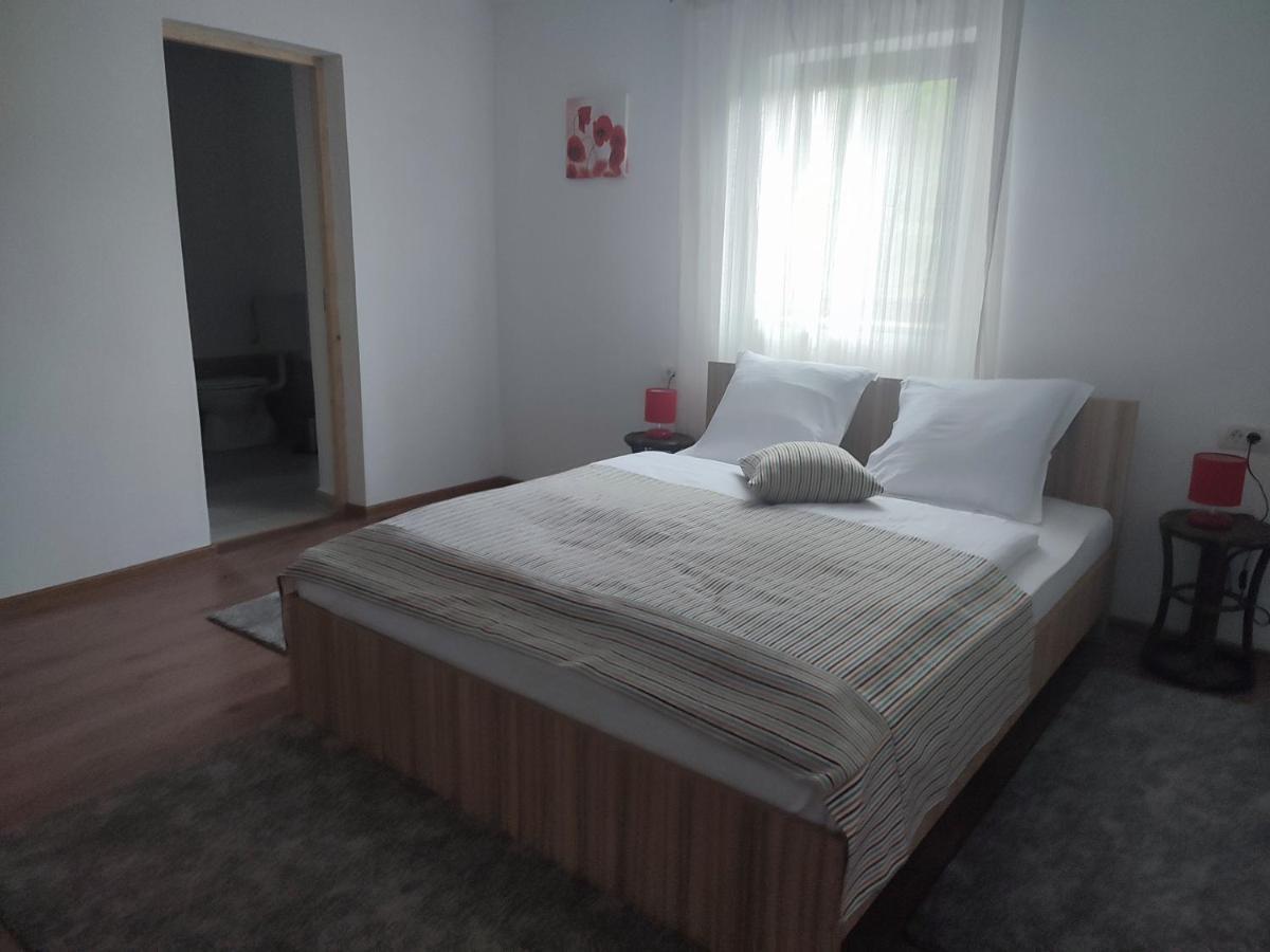 Dumbrava Minunata Pesteana Buitenkant foto